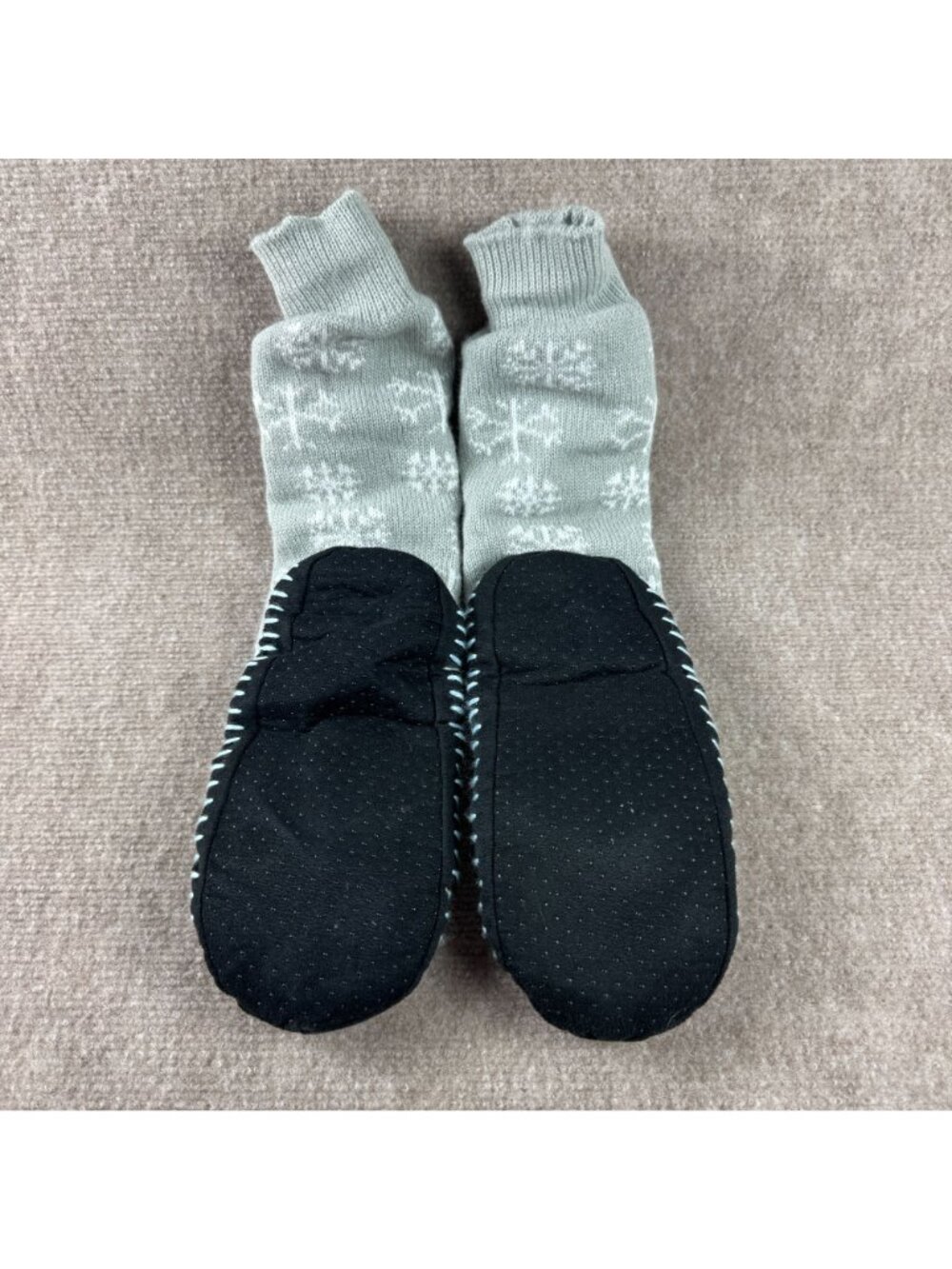Vintage Y2K Polar Bear Slipper Socks Size S M Grey Snowflake Grip Sole Moccasins - Picture 4 of 8